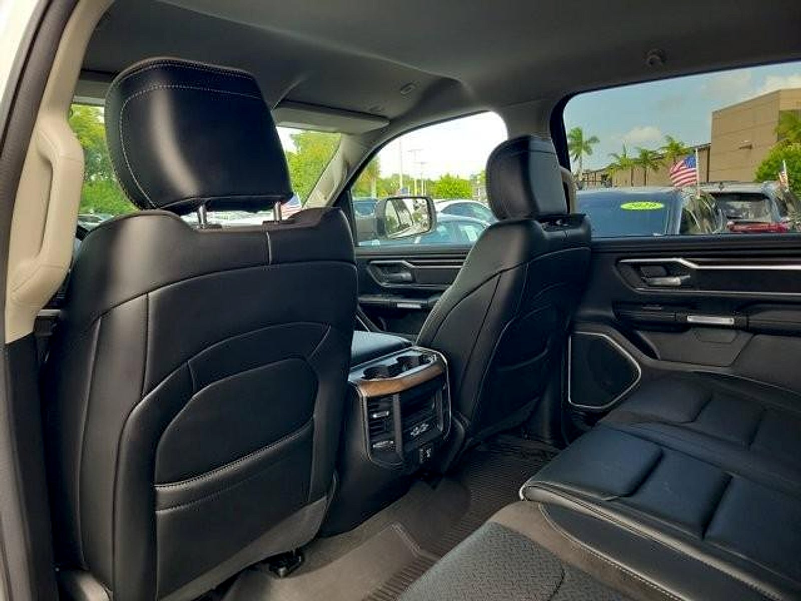 2022 RAM 1500 Laramie Crew Cab 4x4 5'7" Box
