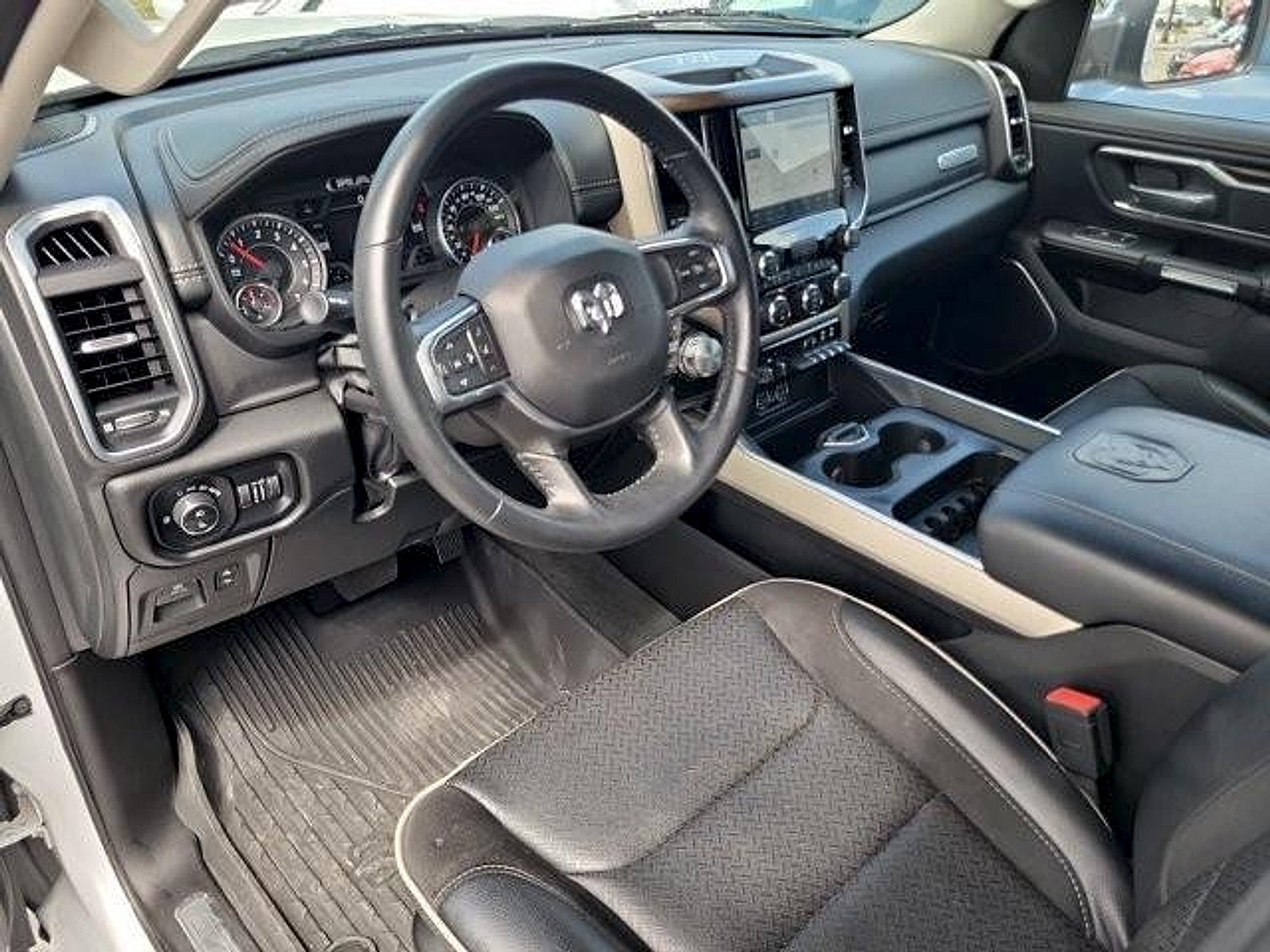 2022 RAM 1500 Laramie Crew Cab 4x4 5'7" Box