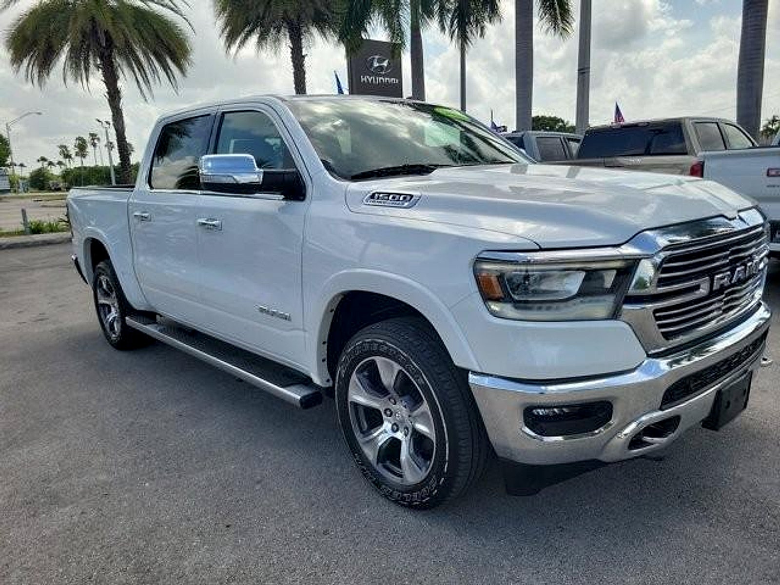 2022 RAM 1500 Laramie Crew Cab 4x4 5'7" Box
