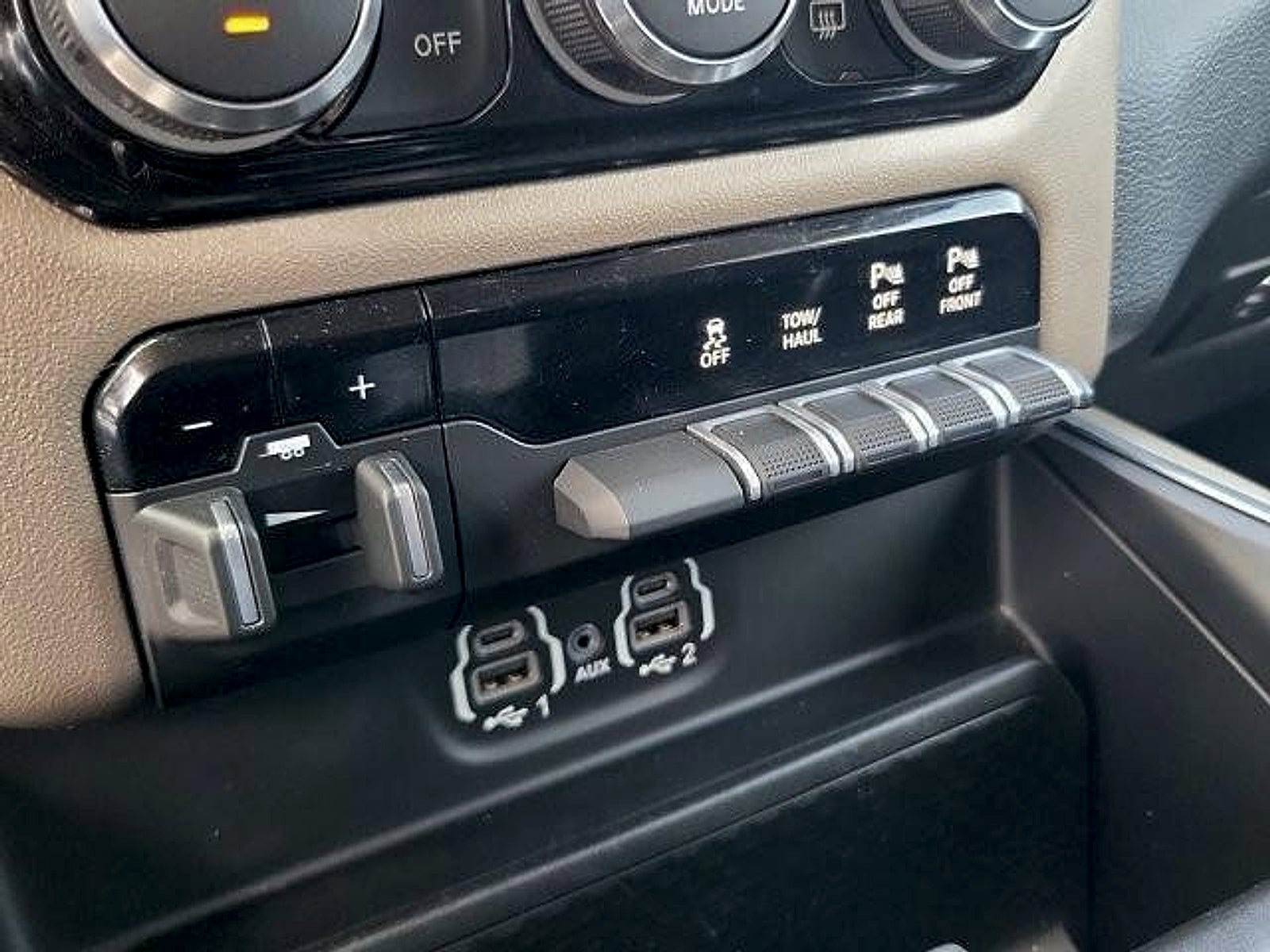 2022 RAM 1500 Laramie Crew Cab 4x4 5'7" Box