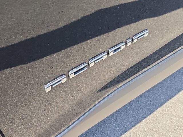 2023 GMC Acadia FWD SLT