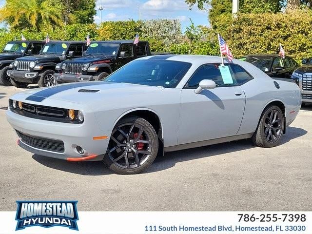 2022 Dodge Challenger SXT RWD