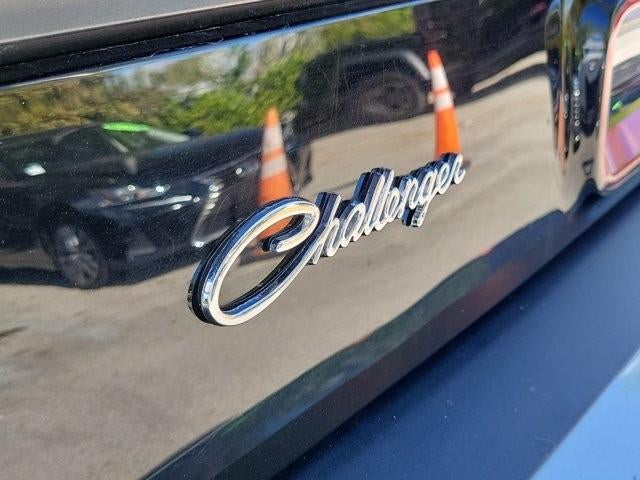 2022 Dodge Challenger SXT RWD