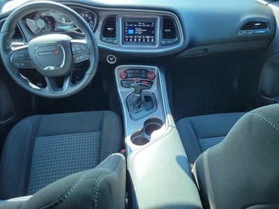 2022 Dodge Challenger SXT RWD