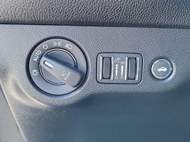 2022 Dodge Challenger SXT RWD