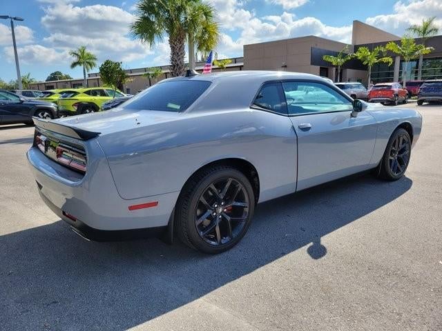 2022 Dodge Challenger SXT RWD
