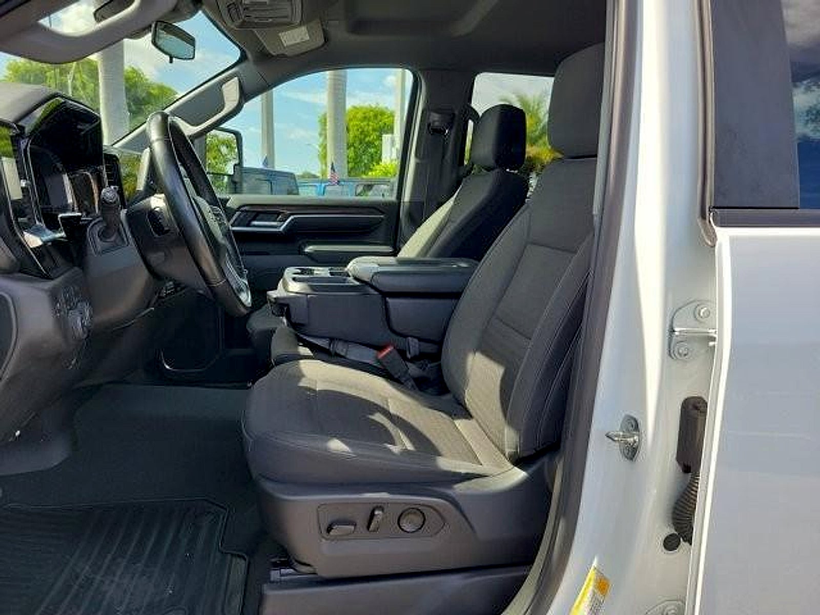 2025 Chevrolet Silverado 2500HD 4WD Crew Cab Standard Bed LT