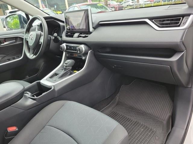 2025 Toyota RAV4 XLE FWD (GS)