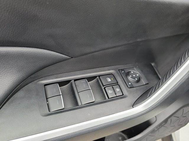 2025 Toyota RAV4 XLE FWD (GS)