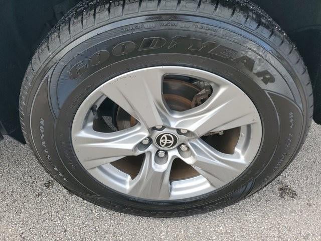 2024 Toyota RAV4 XLE FWD (GS)