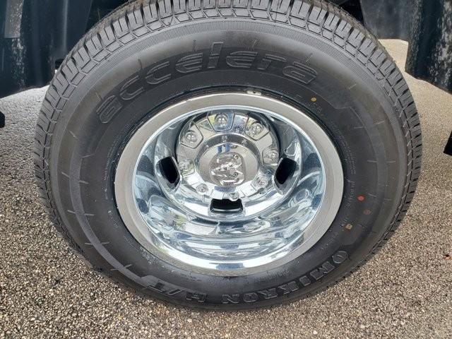 2022 RAM 3500 Tradesman 4x4 Crew Cab 8' Box