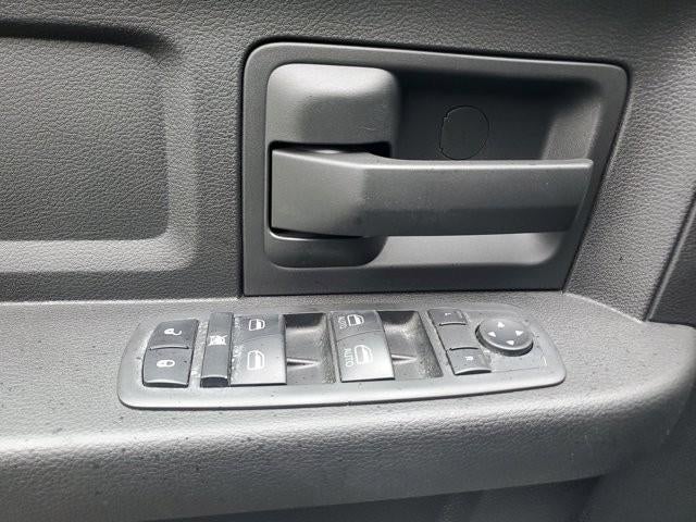 2022 RAM 3500 Tradesman 4x4 Crew Cab 8' Box