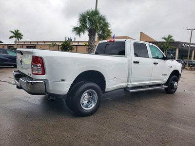 2022 RAM 3500 Tradesman 4x4 Crew Cab 8' Box
