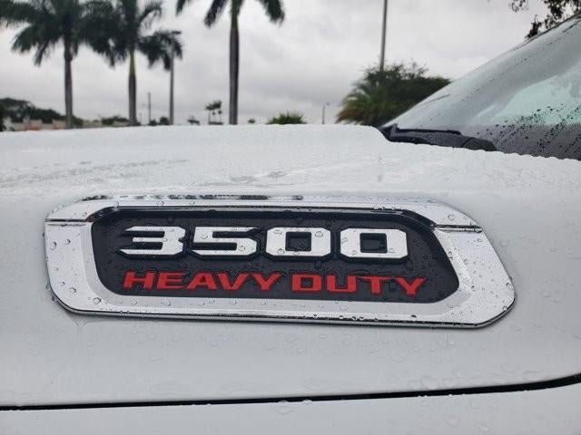 2022 RAM 3500 Tradesman 4x4 Crew Cab 8' Box