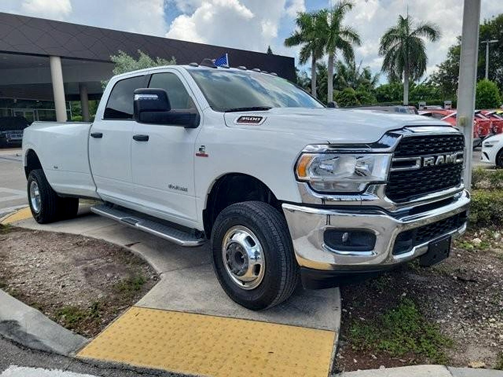 2024 RAM 3500 Big Horn Crew Cab 4x4 8' Box