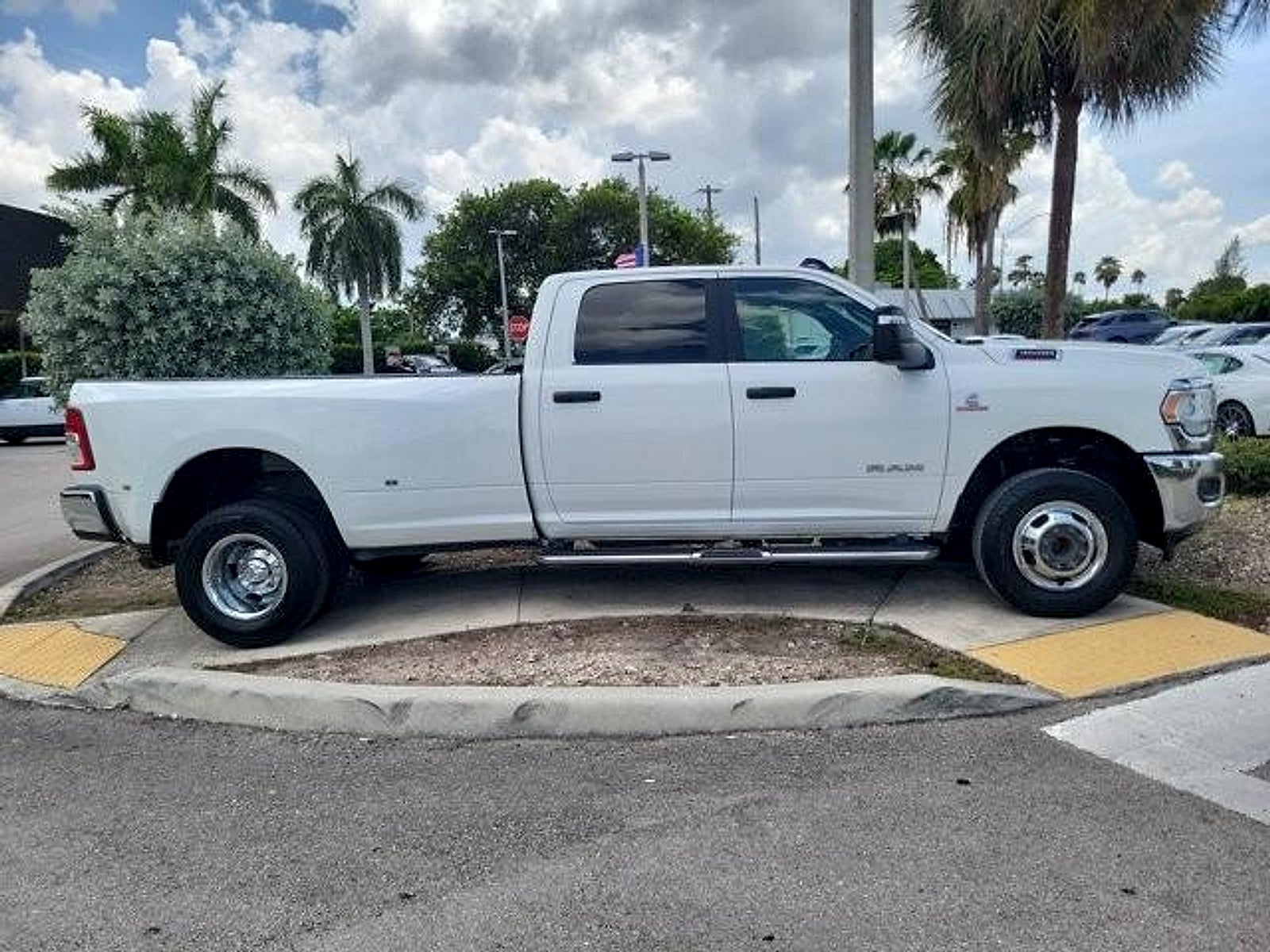 2024 RAM 3500 Big Horn Crew Cab 4x4 8' Box