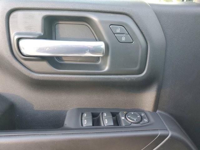 2023 Chevrolet Silverado 1500 Crew Cab Short Box 2-Wheel Drive Custom