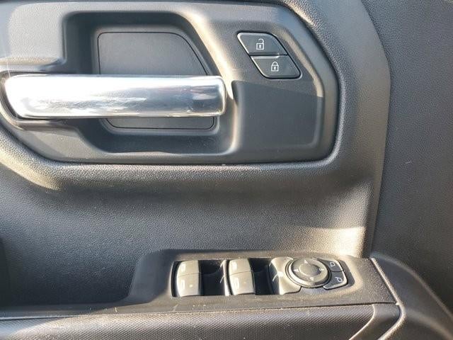 2020 Chevrolet Silverado 1500 Crew Cab Short Box 2-Wheel Drive Custom