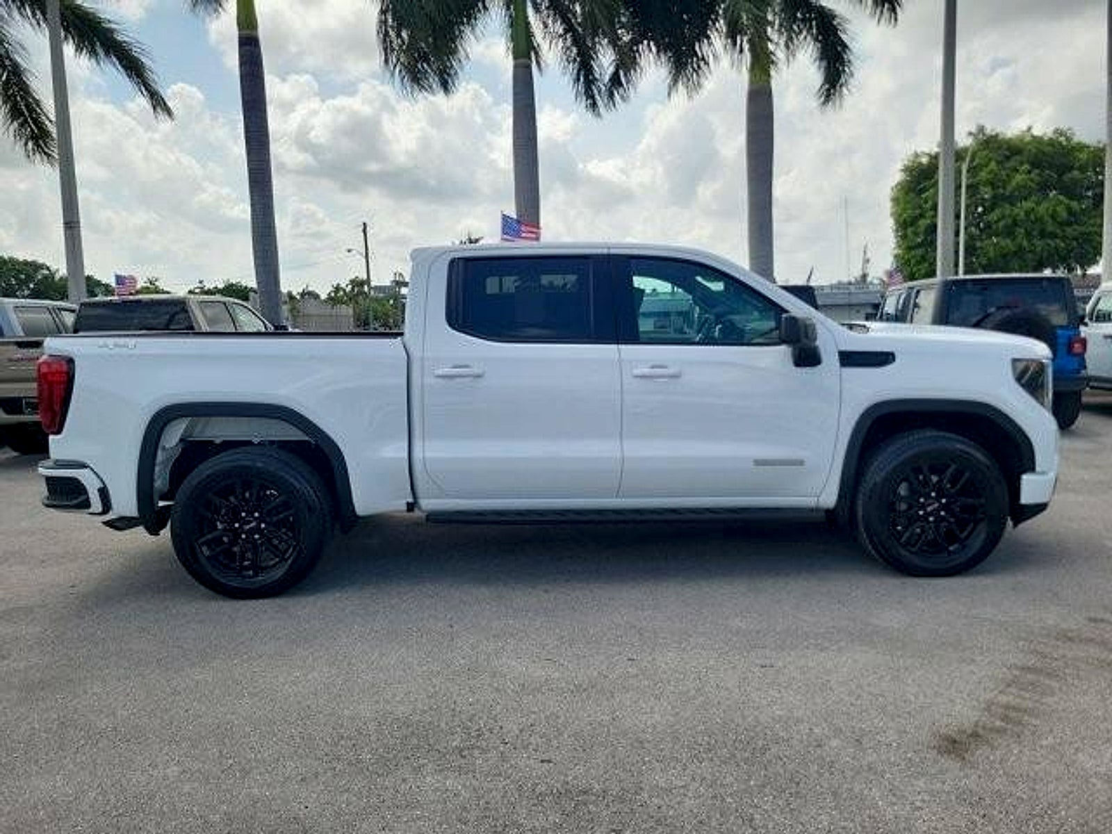 2024 GMC Sierra 1500 4WD Crew Cab Short Box Elevation with 3SB