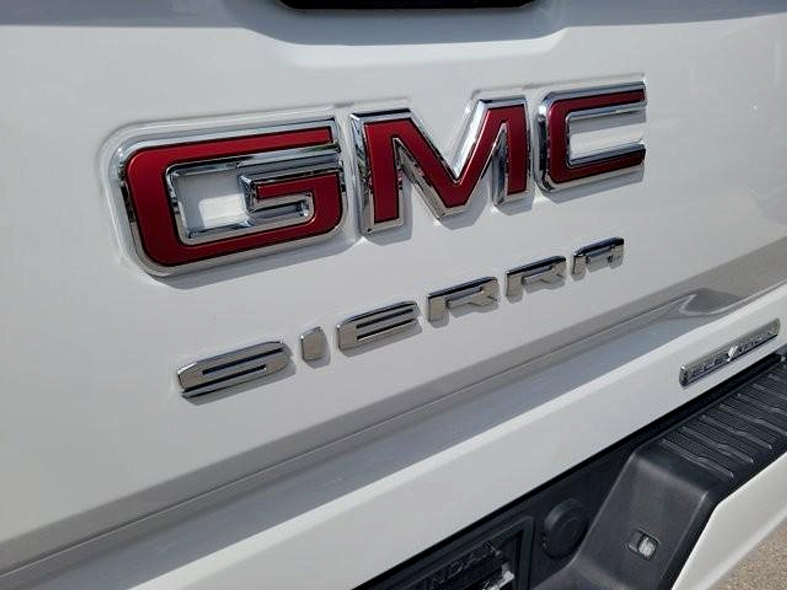 2024 GMC Sierra 1500 4WD Crew Cab Short Box Elevation with 3SB