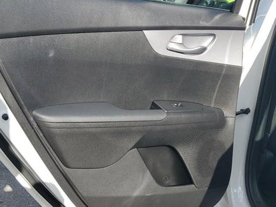 2023 Kia Forte LXS IVT