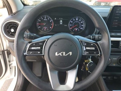 2023 Kia Forte LXS IVT