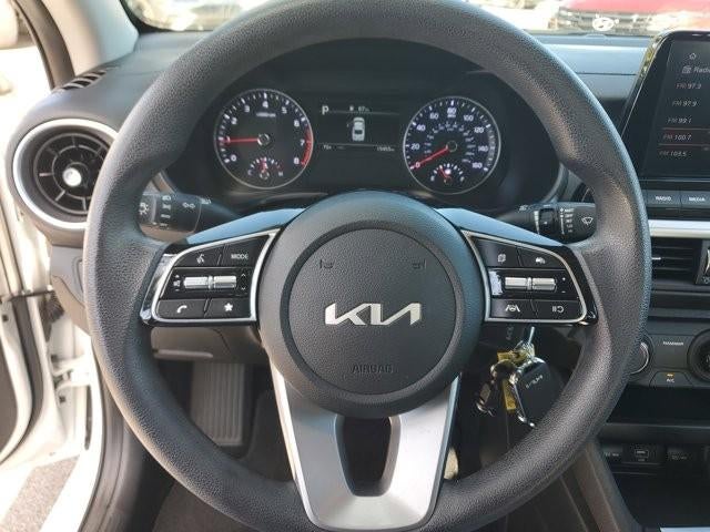 2023 Kia Forte LXS IVT