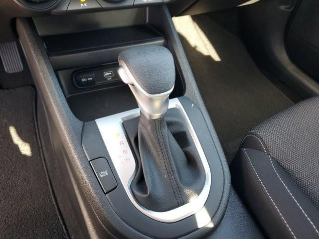 2023 Kia Forte LXS IVT