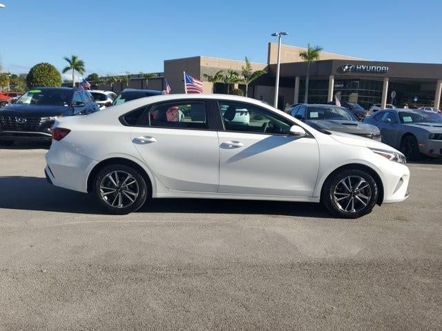 2023 Kia Forte LXS IVT