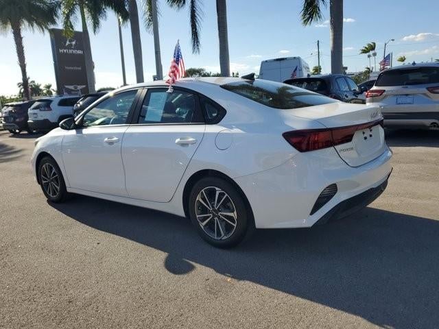 2023 Kia Forte LXS IVT