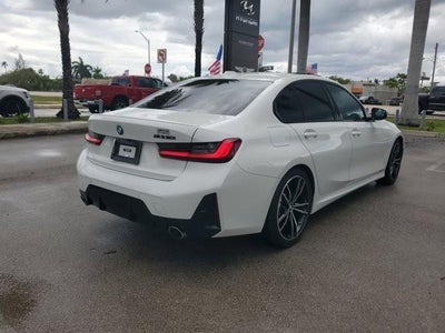2023 BMW 330i Sedan