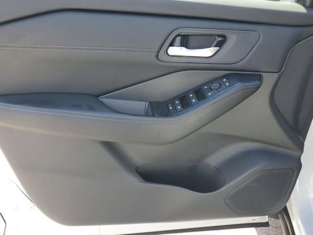 2024 Nissan Rogue FWD SV