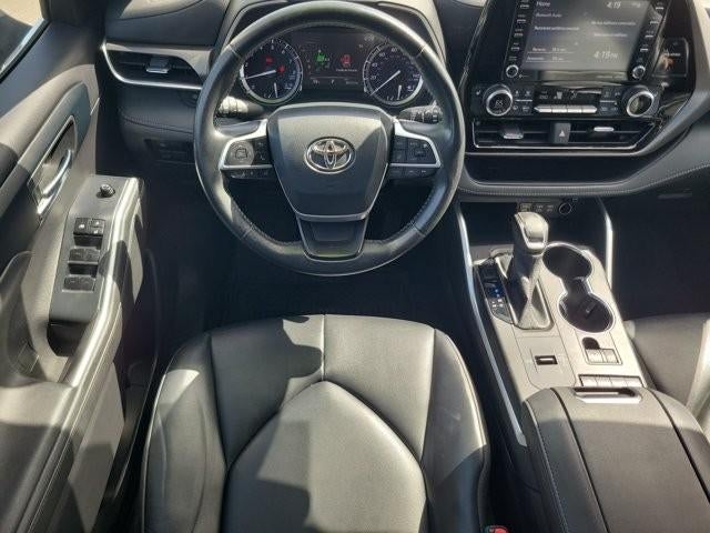 2022 Toyota Highlander XLE FWD (Natl)
