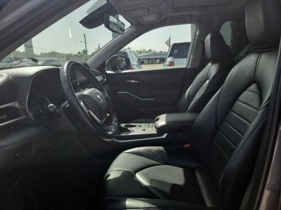 2022 Toyota Highlander XLE FWD (Natl)