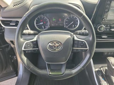 2022 Toyota Highlander XLE FWD (Natl)