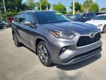 2022 Toyota Highlander XLE FWD (Natl)