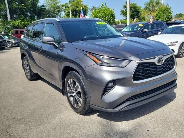 2022 Toyota Highlander XLE FWD (Natl)