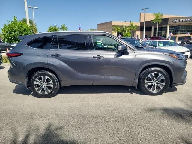 2022 Toyota Highlander XLE FWD (Natl)