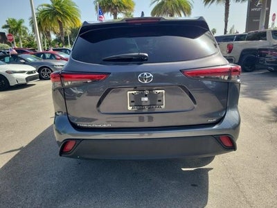 2022 Toyota Highlander XLE FWD (Natl)