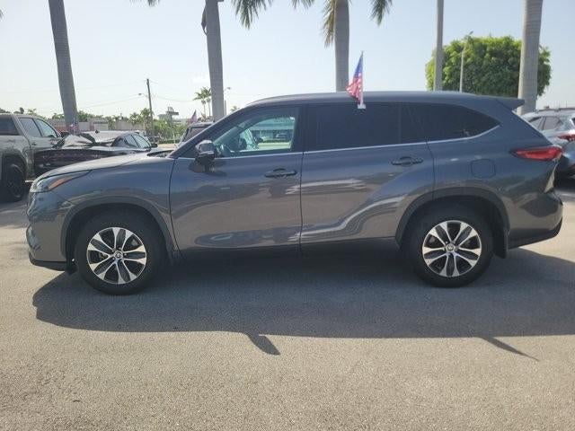 2022 Toyota Highlander XLE FWD (Natl)