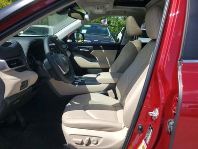 2023 Toyota Highlander XLE FWD (Natl)