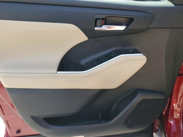 2023 Toyota Highlander XLE FWD (Natl)