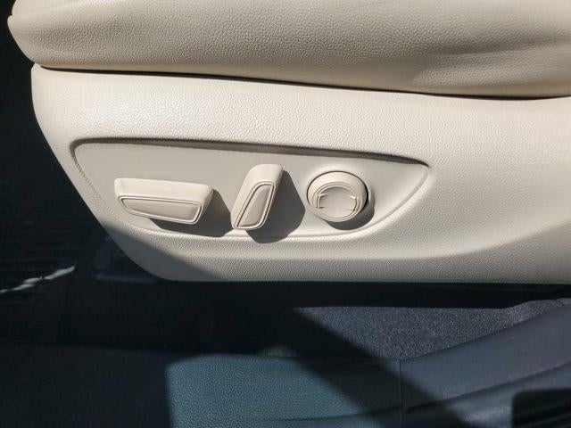 2023 Toyota Highlander XLE FWD (Natl)