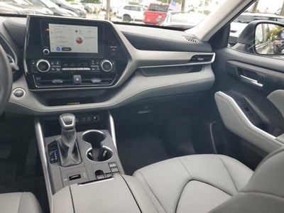 2025 Toyota Highlander XLE FWD (Natl)