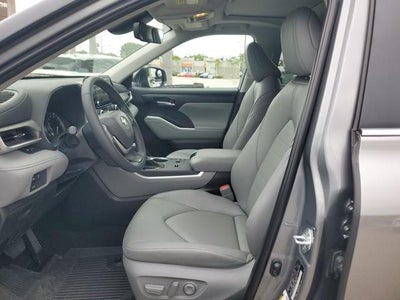 2025 Toyota Highlander XLE FWD (Natl)