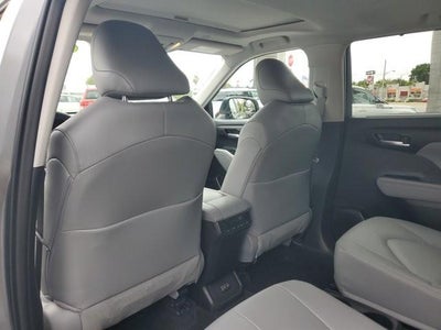 2025 Toyota Highlander XLE FWD (Natl)