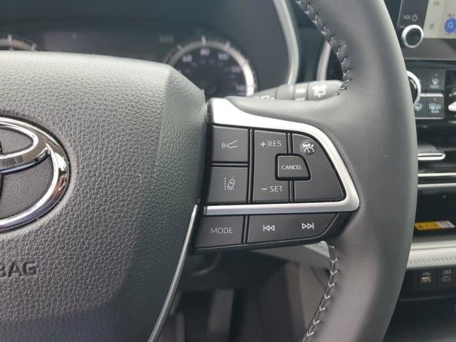 2025 Toyota Highlander XLE FWD (Natl)