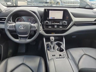 2023 Toyota Highlander XLE FWD (Natl)