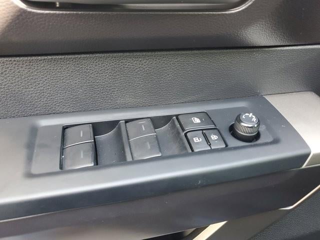 2023 Toyota Tundra 4WD 4WD SR5 CrewMax 5.5' Bed (SE)