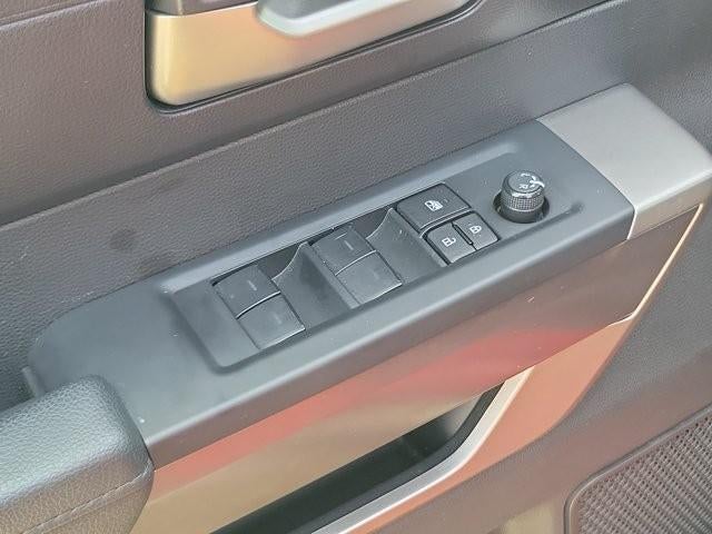 2023 Toyota Tundra 4WD 4WD SR5 CrewMax 5.5' Bed (SE)